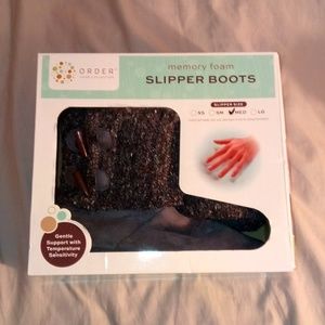 SLIPPER BOOTS